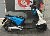 PIAGGIO 1 ACTIVE GARANTIE 24 MOIS BLANC/BLEU BON ETAT CRIT'AIR VERT ( ELECTRIQUE )