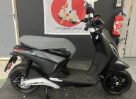 PIAGGIO 1 ACTIVE GARANTIE 60 MOIS NOIR MAT TRES BON ETAT CRIT'AIR VERT ( ELECTRIQUE )