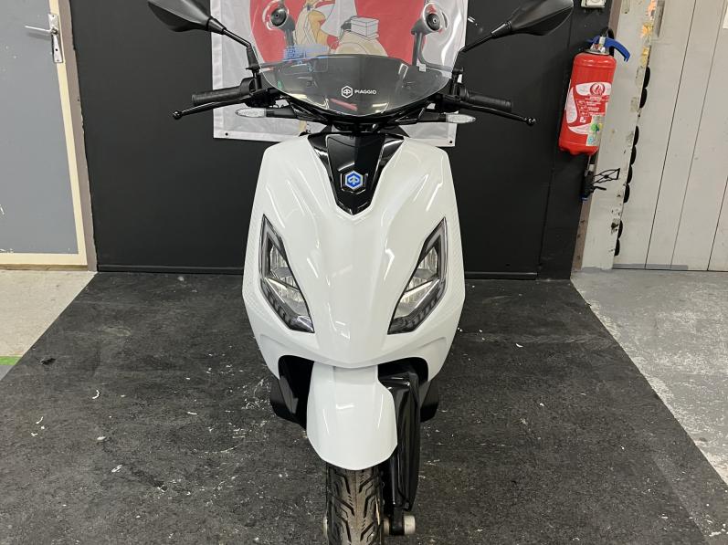 PIAGGIO 1 ACTIVE GARANTIE 60 MOIS BLANC BRILLANT TRES BON ETAT CRIT'AIR VERT ( ELECTRIQUE )