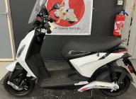 PIAGGIO 1 ACTIVE GARANTIE 60 MOIS BLANC BRILLANT TRES BON ETAT CRIT'AIR VERT ( ELECTRIQUE )