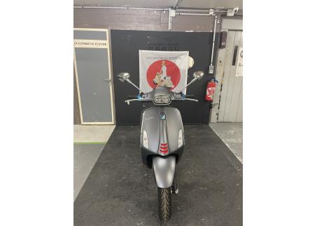 VESPA SPRINT 50 VESPA SPRINT 50 GARANTIE 60 MOIS GRIS MAT TRES BON ETAT CRIT'AIR 1 ( VIOLET )