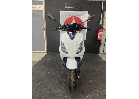 PIAGGIO 1 Electrique GARANTIE 24 MOIS BLANC BRILLANT BON ETAT CRIT'AIR VERT ( ELECTRIQUE )
