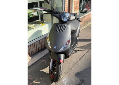 PIAGGIO ZIP 50 4T NEUF GARANTIE 5 ANS LIVRAISON DANS TOUTE LA FRANCE