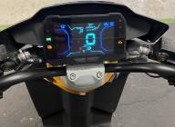 PIAGGIO 1 ACTIVE GARANTIE 60 MOIS GRIS/JAUNE TRES BON ETAT CRIT'AIR VERT ( ELECTRIQUE )