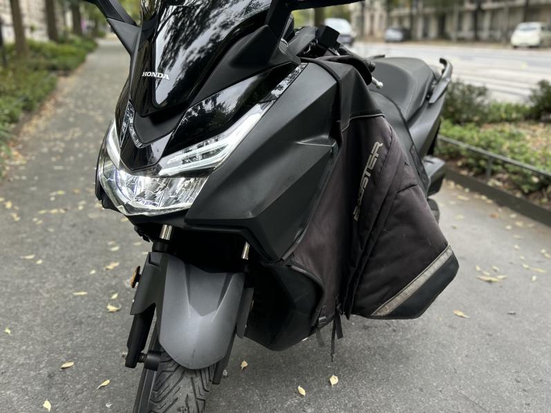 HONDA NSS FORZA 125 29500 KM GARANTIE 3 MOIS LIVRAISON POSSIBLE DANS TOUTE LA FRANCE 
