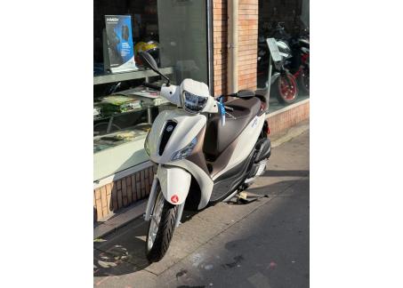 PIAGGIO MEDLEY 125 Iget  BLANC GARANTIE 60 MOIS LIVRAISON DANS TOUTE LA FRANCE