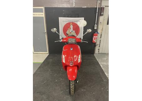 VESPA SPRINT 50 GARANTIE 60 MOIS ROUGE BRILLANT TRES BON ETAT CRIT'AIR 1 ( VIOLET )