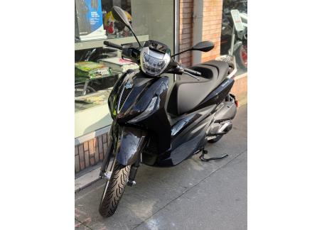 PIAGGIO BEVERLY 300 NEUF GARANTIE 5 ANS LIVRAISON POSSIBLE