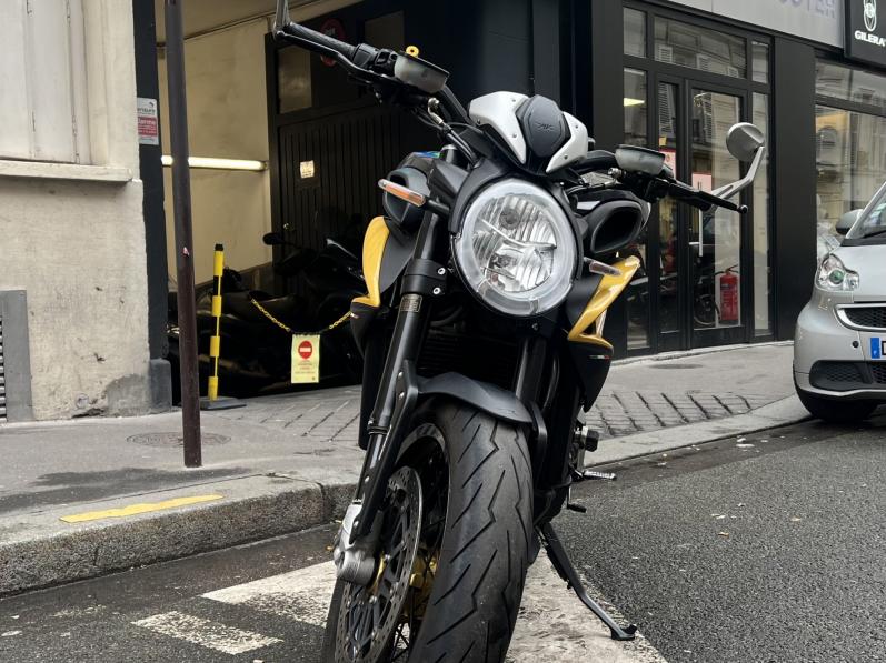 MV AGUSTA BRUTALE 800 RR ABS GARANTIE 48 MOIS NOIR BRILLANT TRES BON ETAT CRIT'AIR 1 ( VIOLET )  