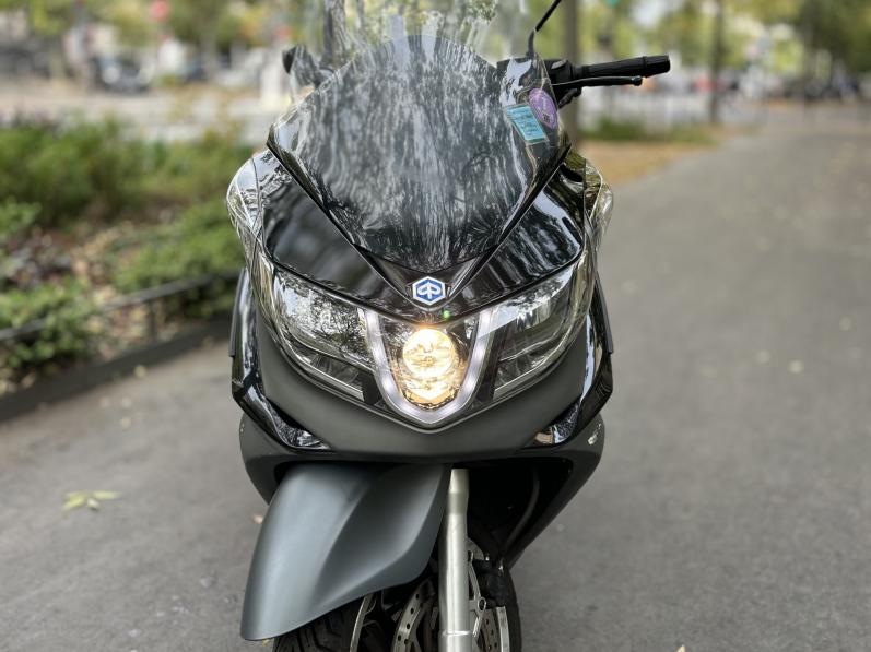 PIAGGIO X10 125 ABS ASR 27150 KM GARANTIE 12 MOIS LIVRAISON POSSIBLE DANS TOUTE LA FRANCE 